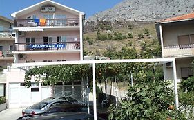 Apartments Mihovil